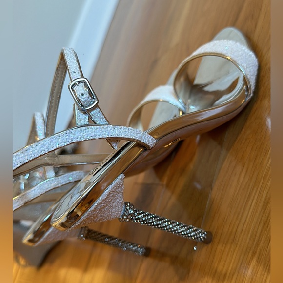 PRICE DROP Badgley Mischka Olympia Embellished Sandals in White Glitter Sz 8.5 - Picture 3 of 4